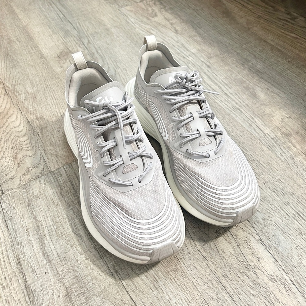 APL Streamline lilac women’s sneakers size 6.5.